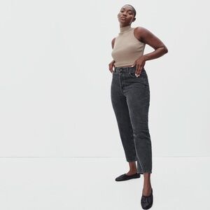 Everlane The Curvy 90’s Cheeky Straight Leg Jeans in Faded Black - Size 27 Crop